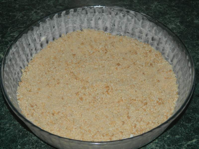 Prajitura rasturnata cu capsuni si biscuiti - Reteta delicioasa cu fructe