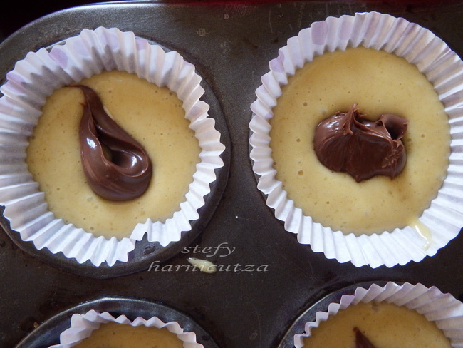 Muffins cu crema de ciocolata