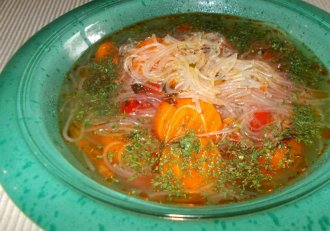 Supa de rosii cu taietei chinezesti din orez