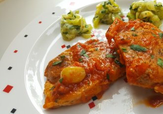 Cotlet de porc in sos de rosii cu turmeric