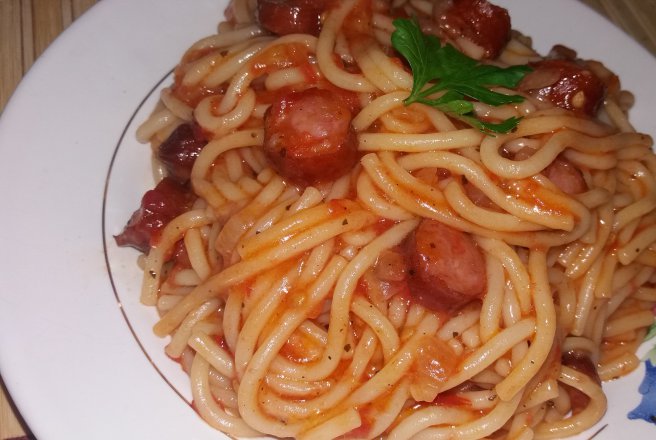 Spaghetti cu carnati