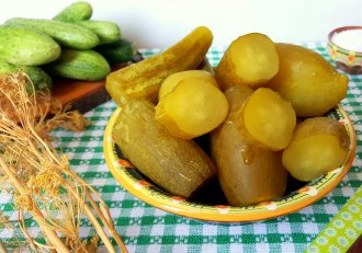 Castraveti la saramura