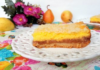 Prajitura cu pere si branza de vaci