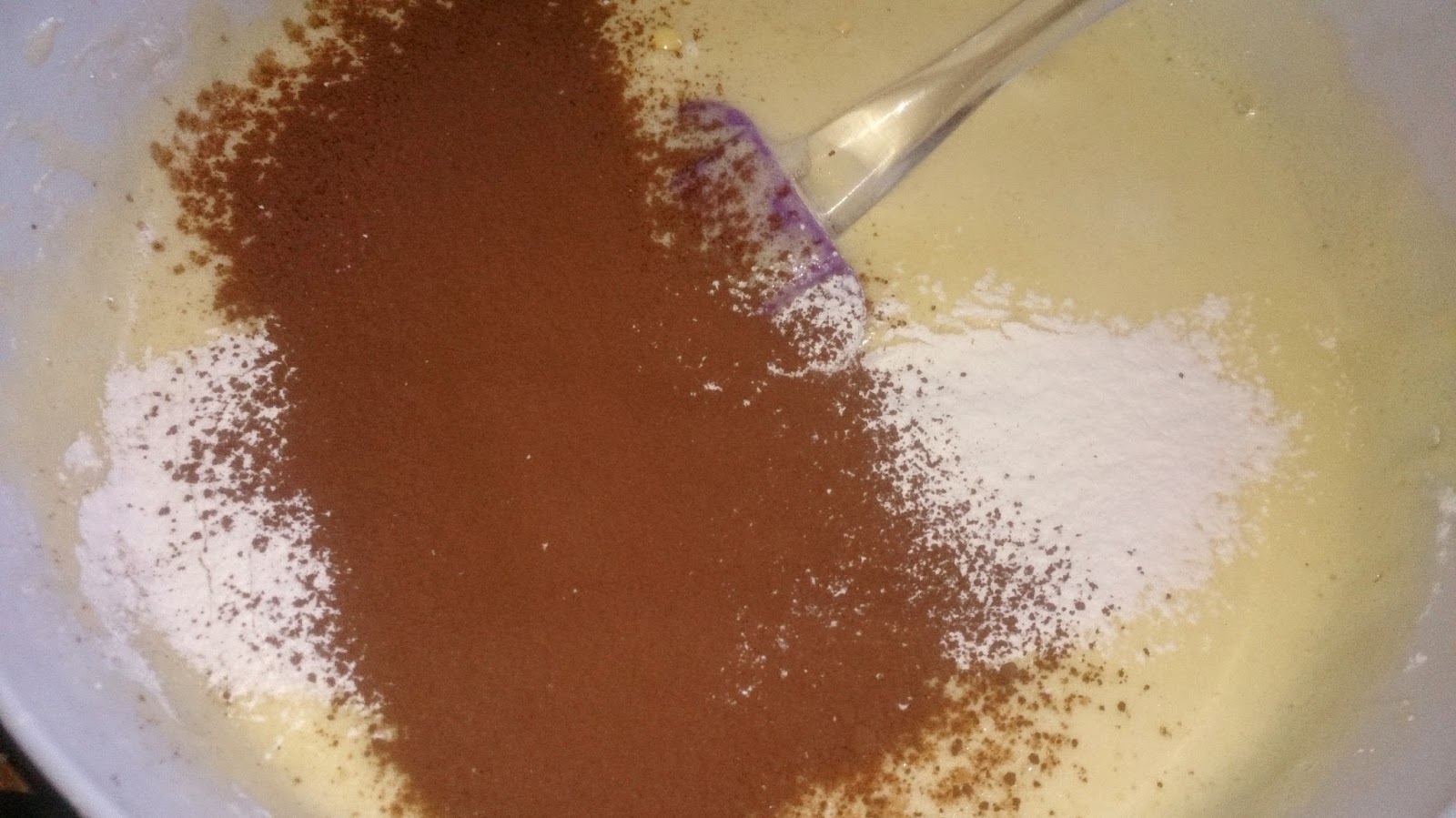 Tort cu ciocolata si vanilie