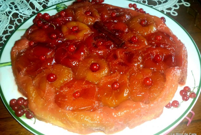 Tarta rasurnata cu prune