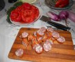Varza cu carnati in tigaia wok-1