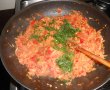 Varza cu carnati in tigaia wok-11