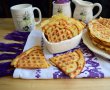 Biscuiti cu sunca presata si cascaval, la aparatul de gofre-5