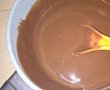 Prajitura cu crema de ciocolata neagra si alba, bezea si fructe-6