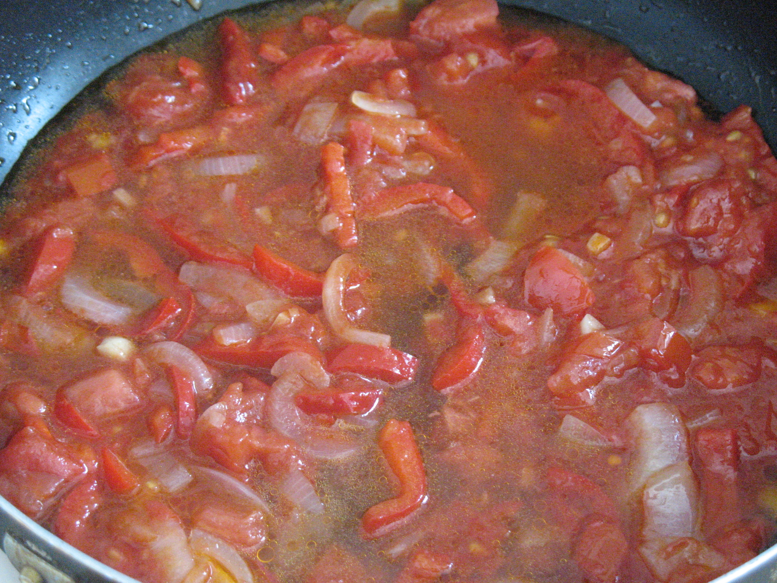 Reteta delicioasa de plachie de peste cu usturoi si legume