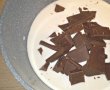 Tort cu ciocolata si capsuni-4
