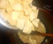 Tocana de cartofi cu sos de ardei capia, la tuci-3