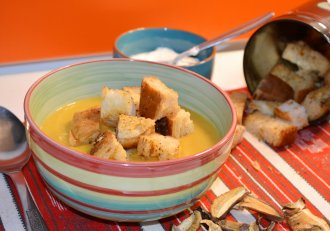 Supa crema de dovleac copt, cu ciuperci de padure