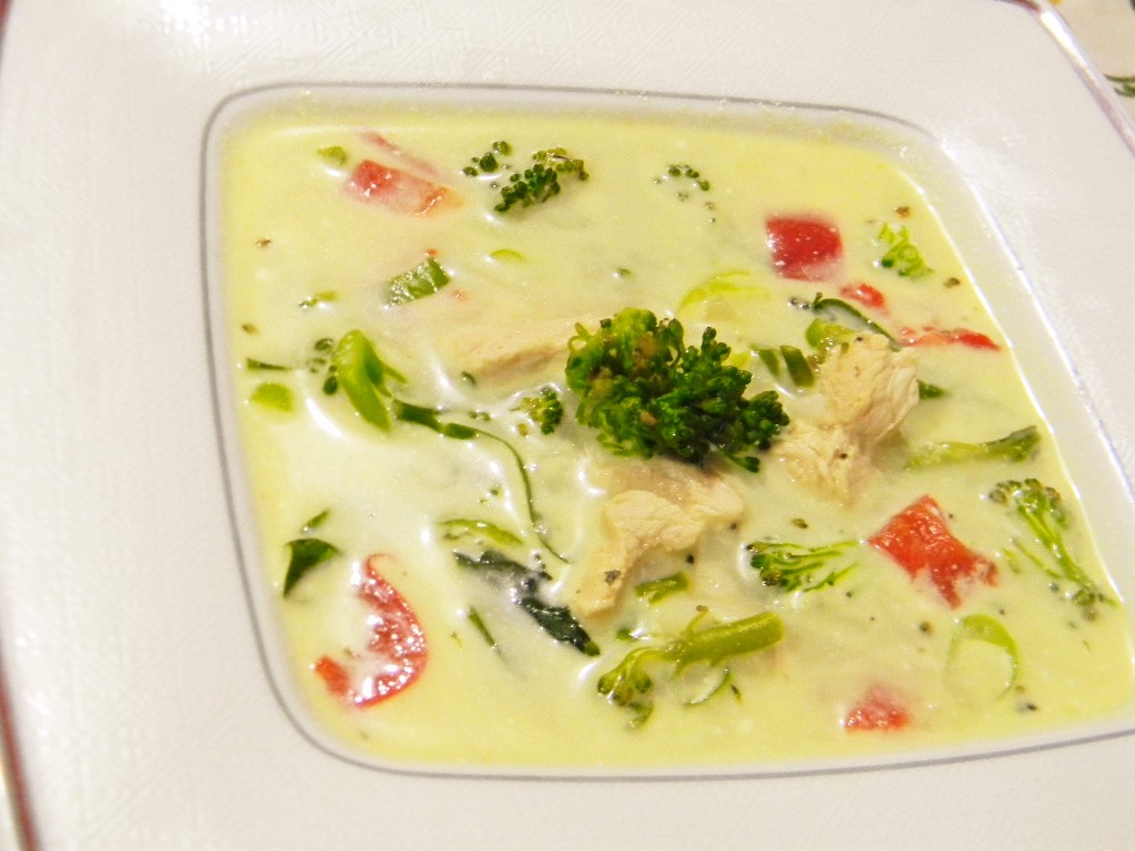 Supa cu broccoli japonez si piept de pui