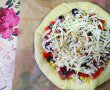 Pizza cu sunculita taraneasca si margine de cascaval-11