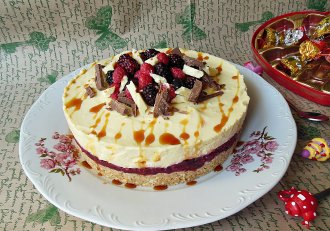 Cheesecake cu jeleu de fructe de padure