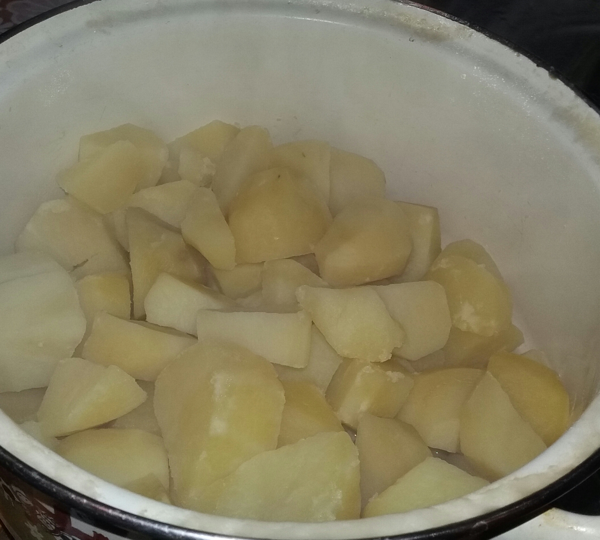 Mancarica de pipote cu piure de cartofi