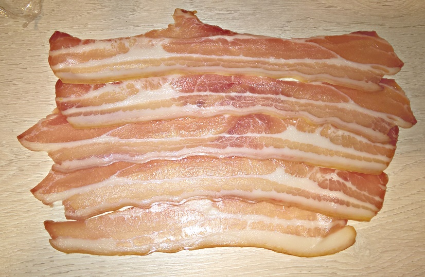 Muschi de porc umplut cu ciuperci si invelit in bacon