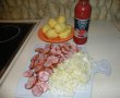 Tocanita de cartofi cu carnati, reteta pentru o mancare savuroasa-0