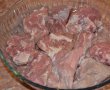 Friptura de porc cu sos de usturoi si rosii-1