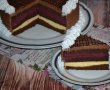 Tort de ciocolata cu mure si piersici - Reteta nr. 100-0