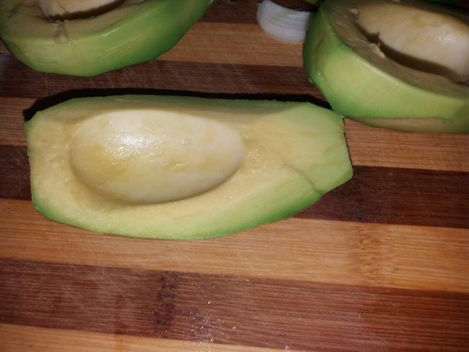 Salata de avocado cu ton
