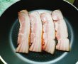 Aperitiv mic dejun cu bacon,crema de branza si ou posat-1