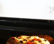 Pizza cu salam uscat, mozzarella si masline-5