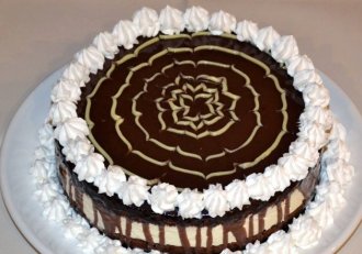 Desert tort cu ananas si crema mascarpone