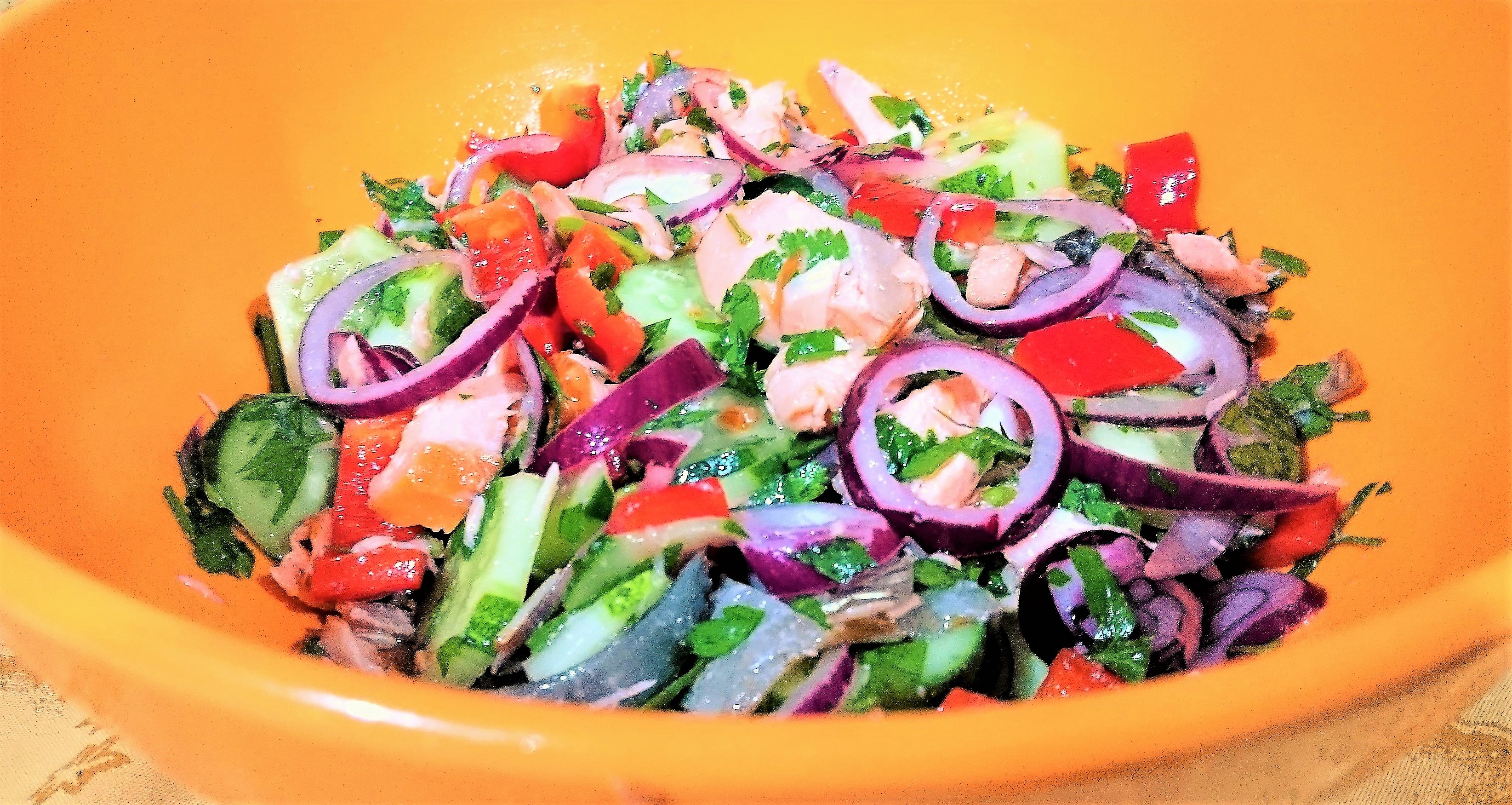 Salata cu somon afumat