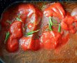 Friptura de vita cu cartofi in sos rosu, la cuptor-1