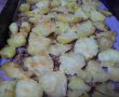 Platou de primavara cu carnati si cartofi copti-1