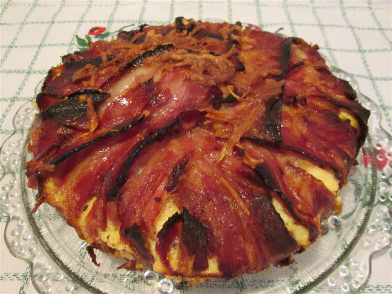 Aperitiv placinta cu bacon si cartofi