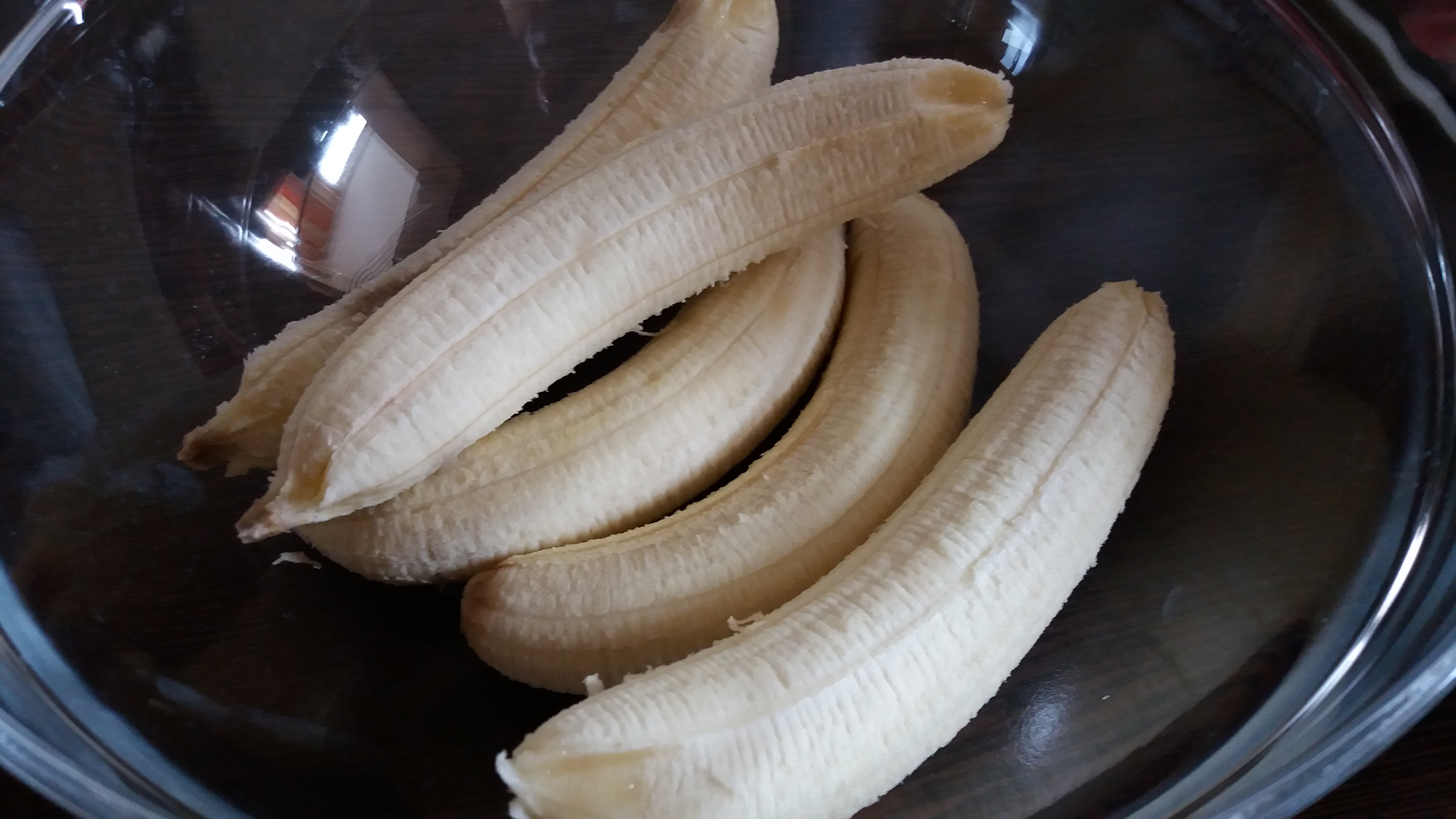 Desert chec de post cu banane, nuci si merisoare