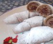 Desert cornulete umplute cu pasta de macese si nuci macinate-11