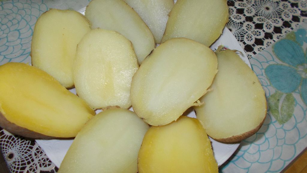 Aperitiv cartofi umpluti (reteta lacto-vegetariana)