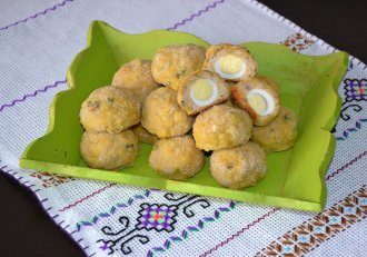 Aperitiv chiftele umplute cu oua de prepelita