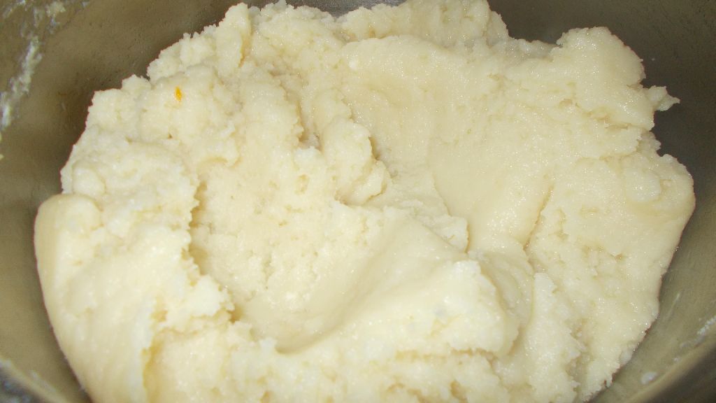 Desert eclere cu crema de vanilie si mascarpone