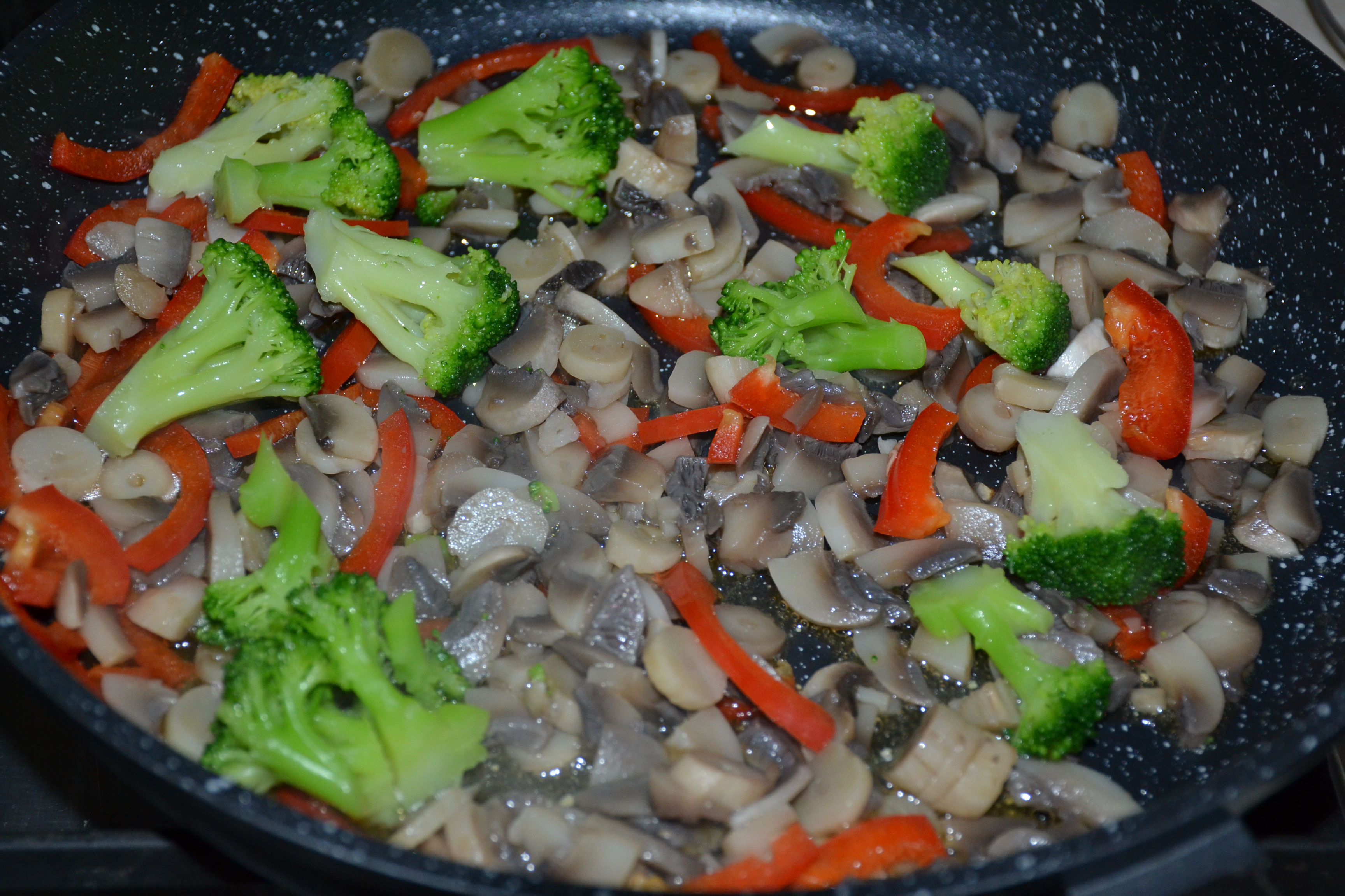 Tarta cu ciuperci, broccoli si telemea