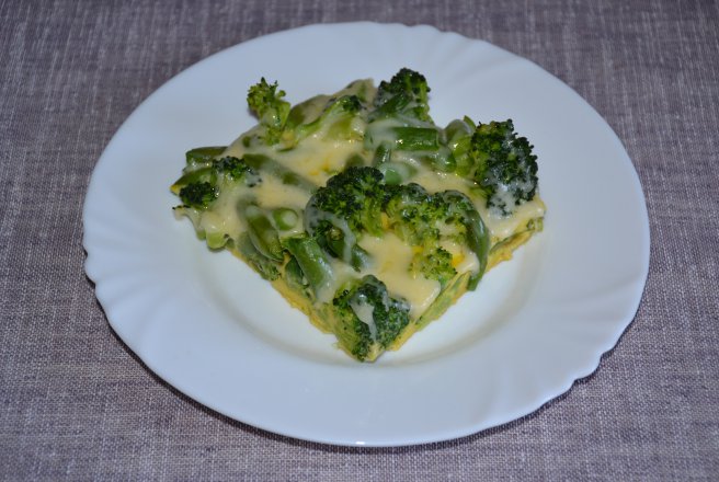 Broccoli cu fasole verde la cuptor