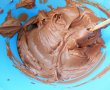 Desert tort cu crema de ciocolata, capsuni si bezele-2