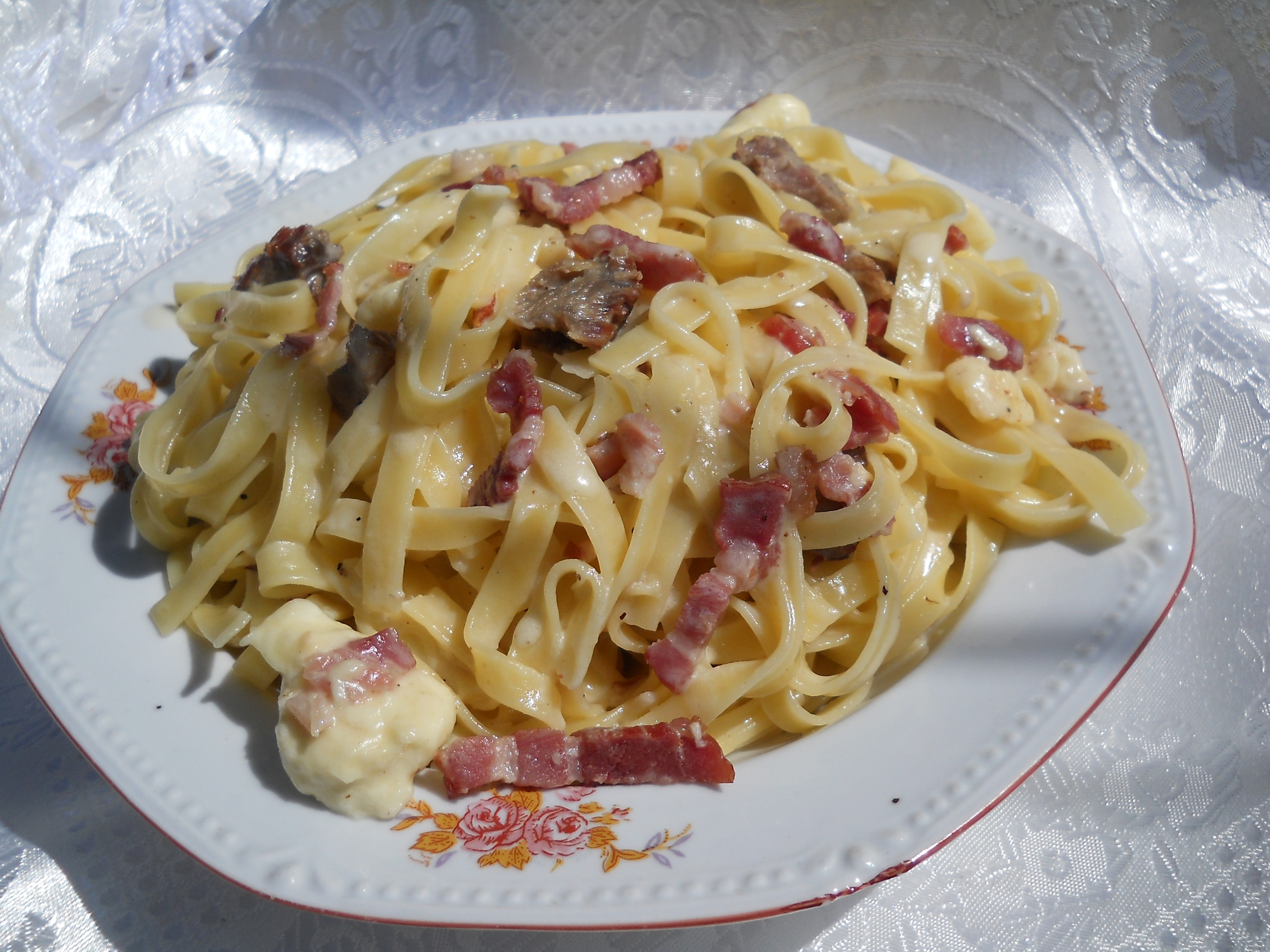 Spaghete cu bacon