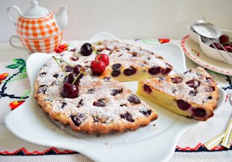 Desert clafoutis cu cirese