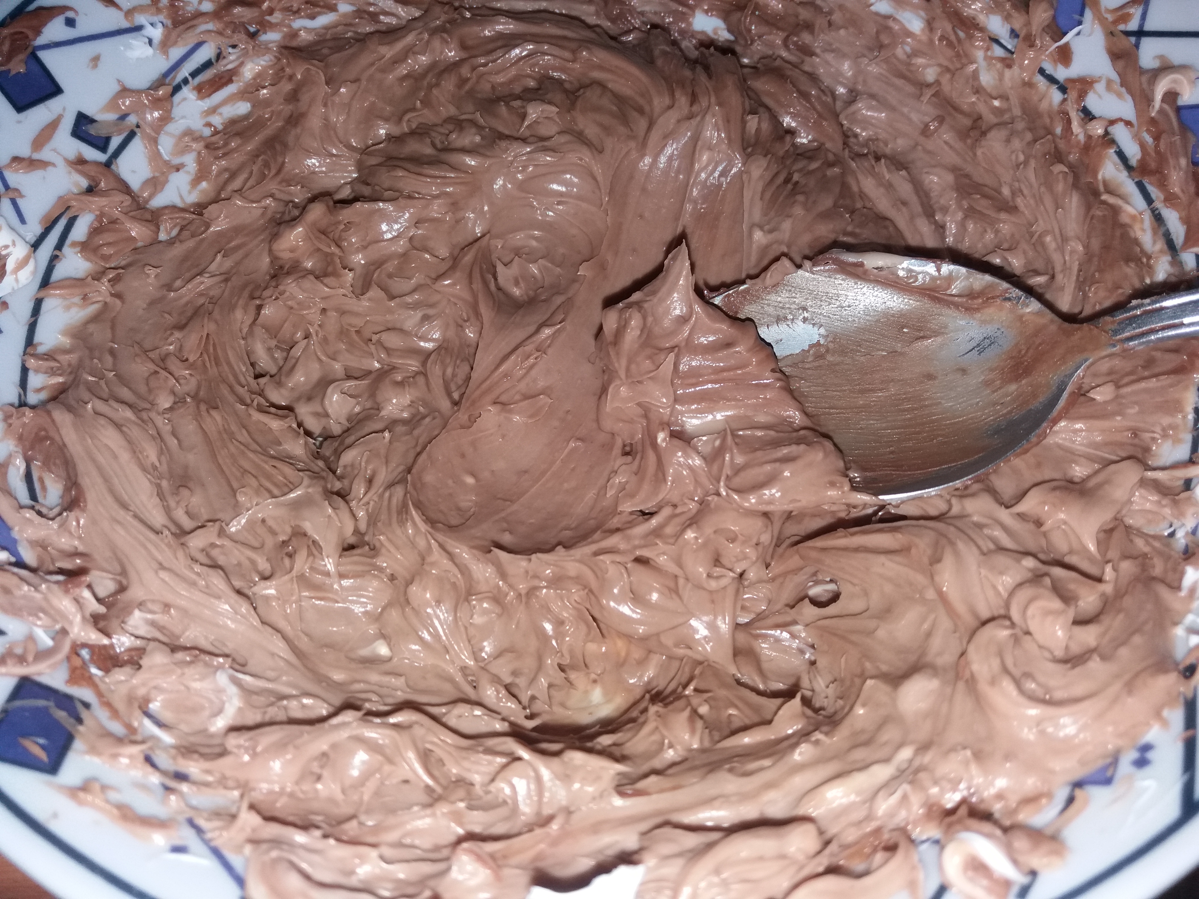 Desert tort Primavara cu crema de mascarpone si ciocolata