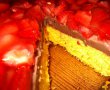 Desert tarta cu budinca de ciocolata si capsuni-10
