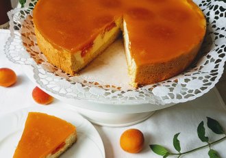 Desert tarta cu branza si caise