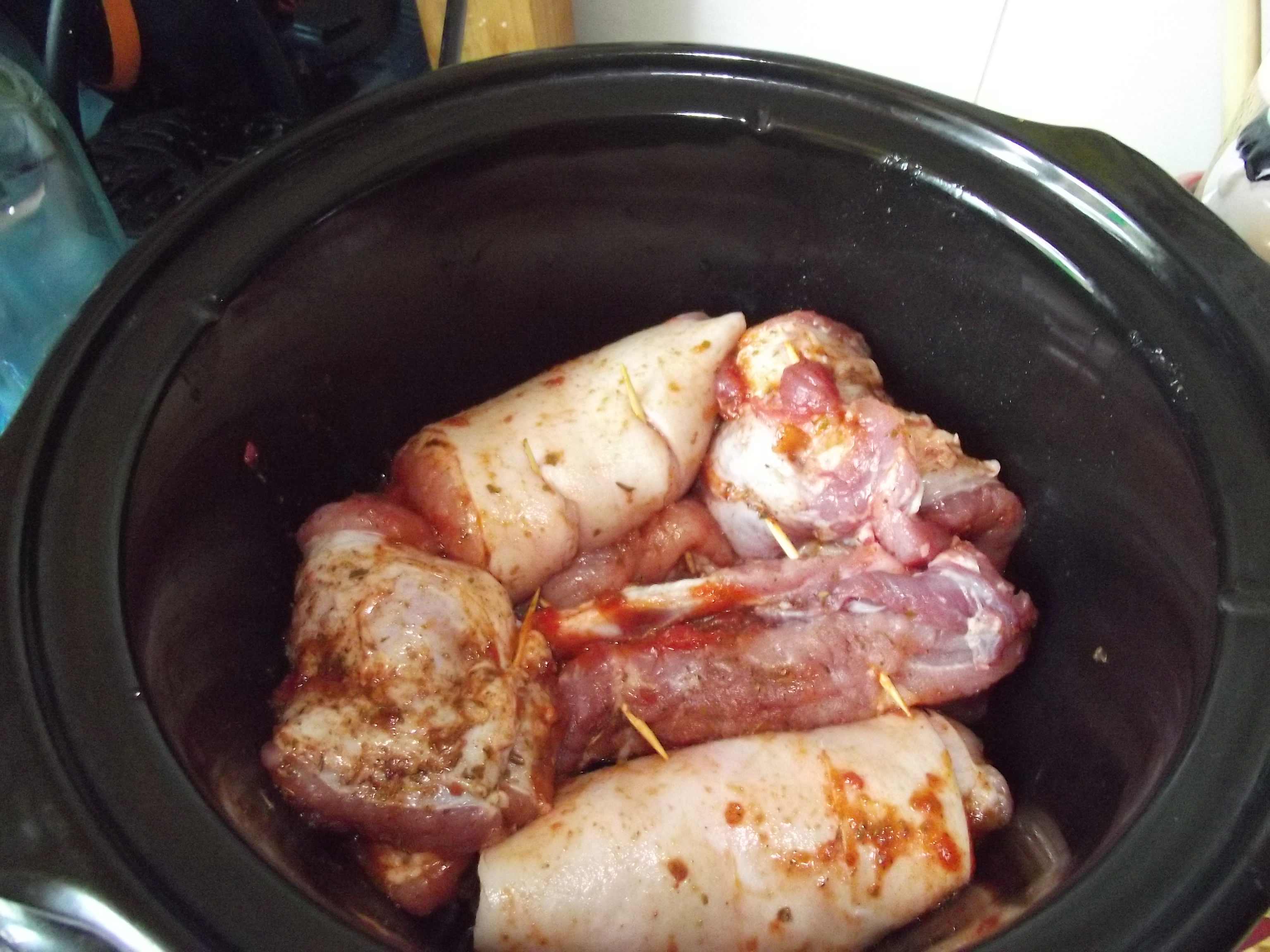 Rulouri din piept de porc la slow cooker Crock-Pot