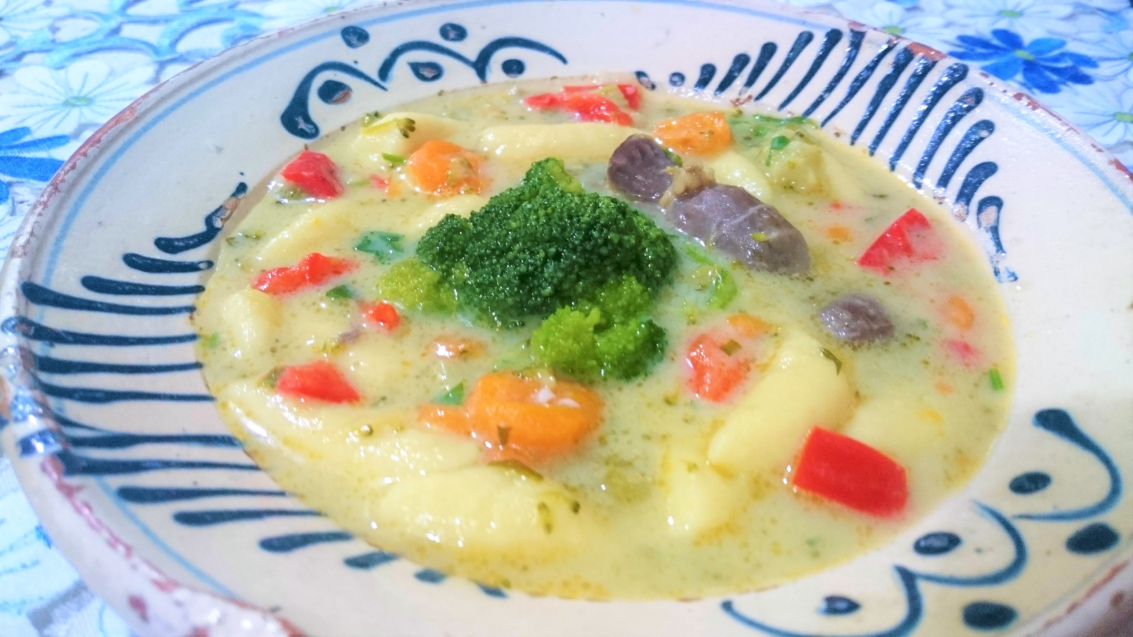 Supa de pui cu broccoli si iaurt