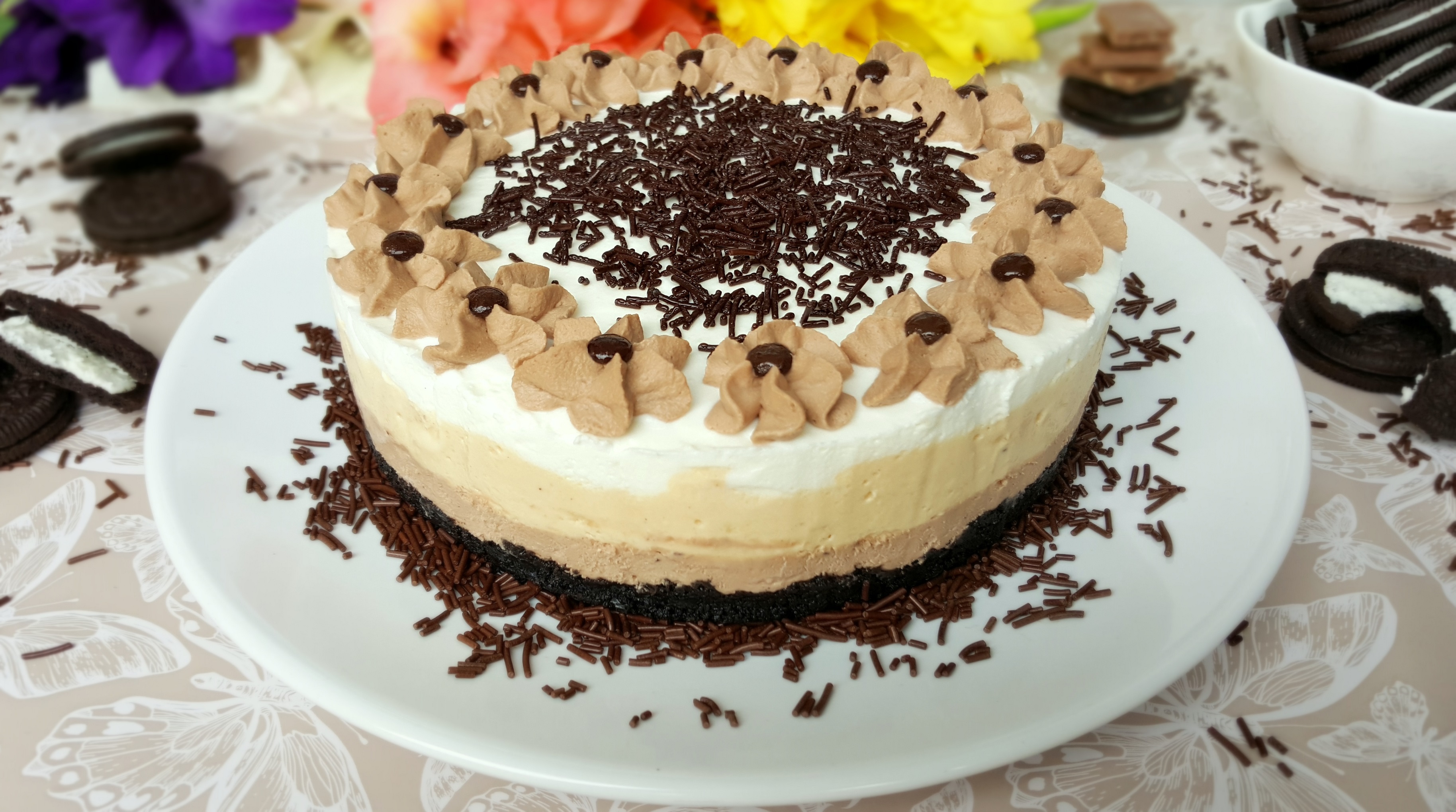 Desert tort de inghetata cu ciocolata si caramel