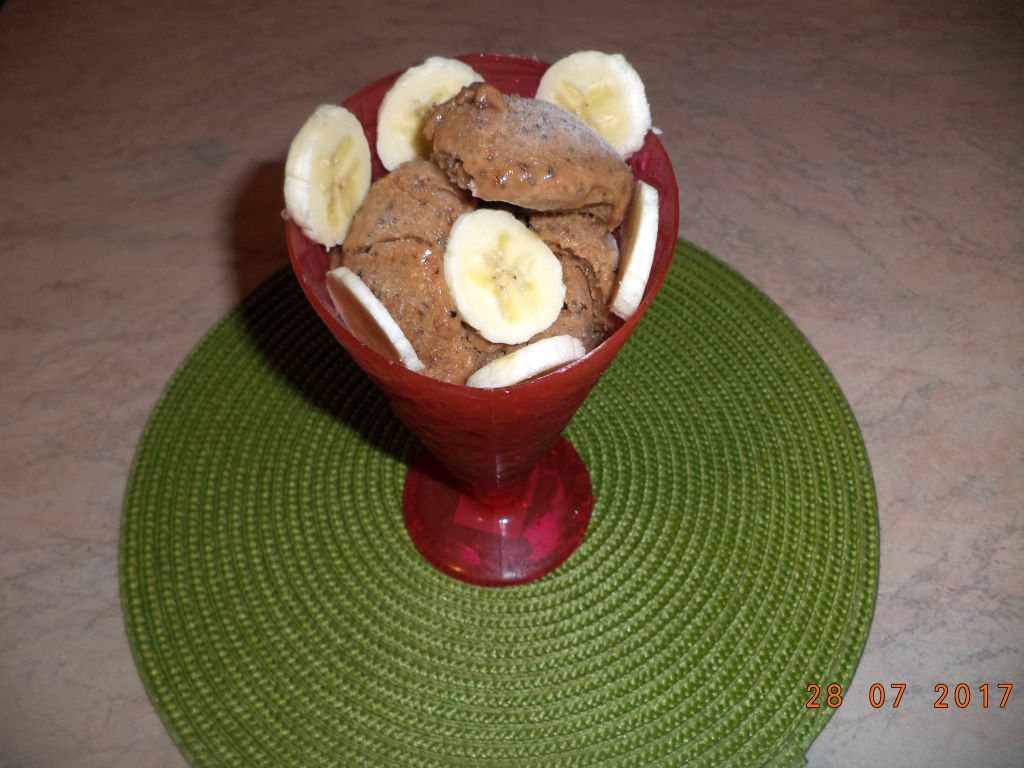 Desert inghetata de banane si ciocolata